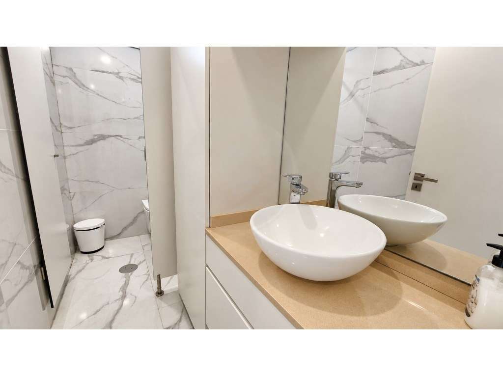Moradia T2+1 Totalmente Remodelada em Árvore Vila do Conde-37