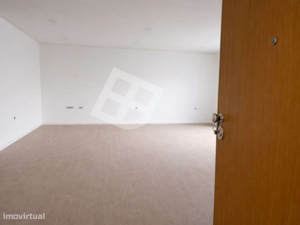 Apartamento T2+1 Dúplex c/ terraço - Pronto Habitar | Esgueira-9