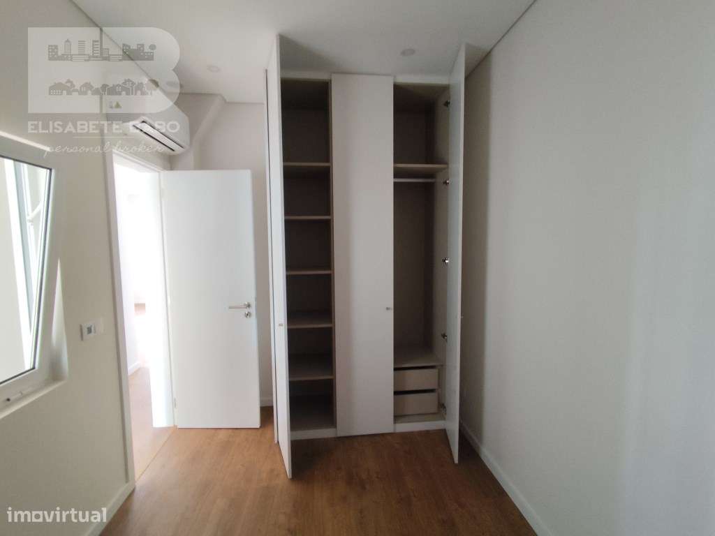 Fantástico apartamento T2+1 no Centro do Montijo-14