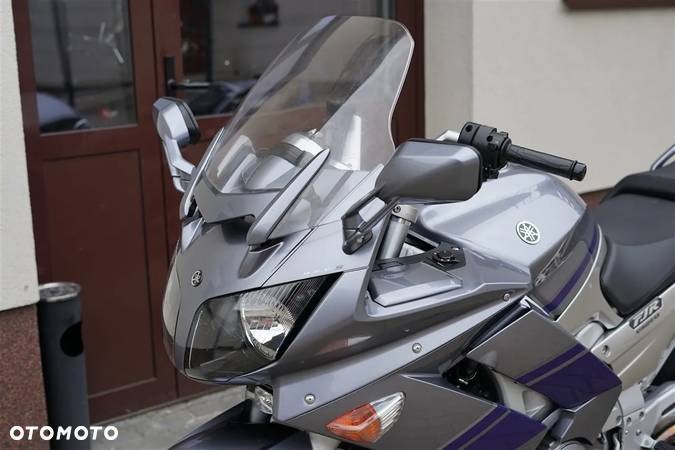 Yamaha FJR - 27