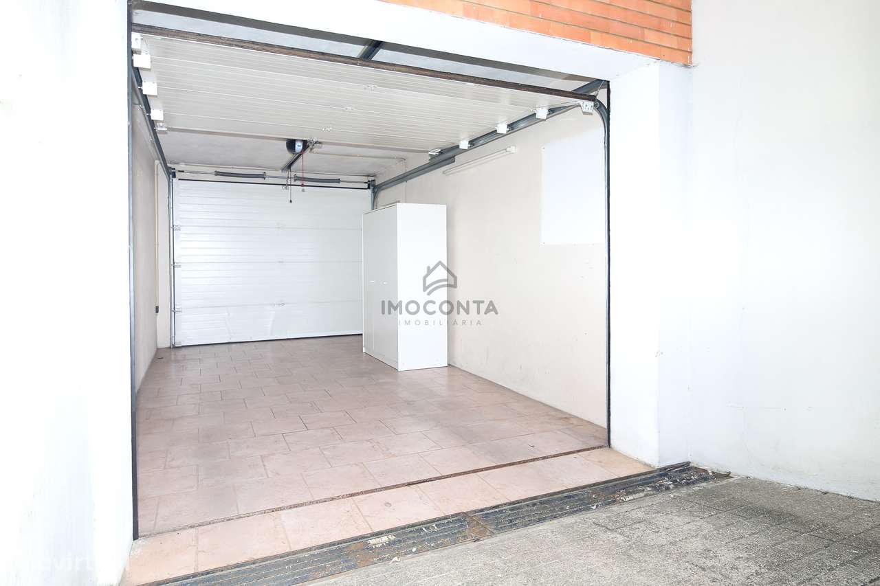 Moradia T3 de 3 Frentes Centro de Valongo-23