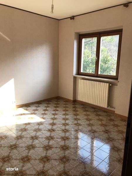 De vanzare apartament - Imagine principală: 4/8