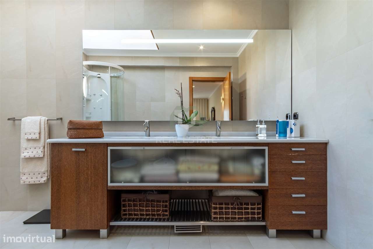 MORADIA  INDIVIDUAL COM PISCINA EM VALONGO-46