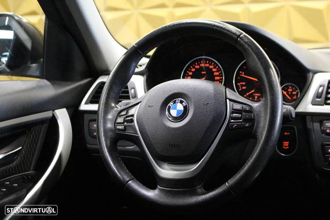 BMW 320 d Touring Auto Line Luxury - 16
