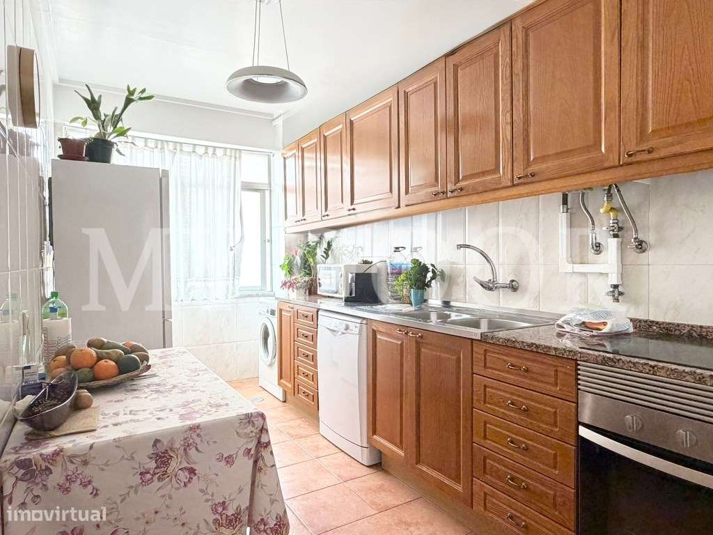 Apartamento T2 - Bobadela - c/ Parqueamento - Arrecadação-1