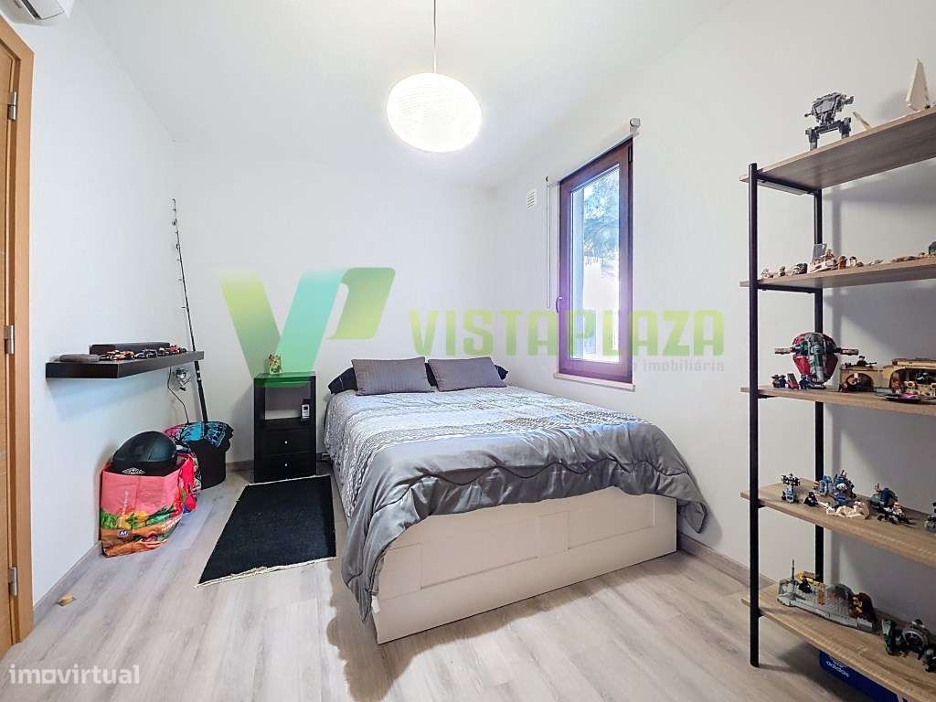 Casa térrea com 4 quartos situada na Bemposta, Portimão-13