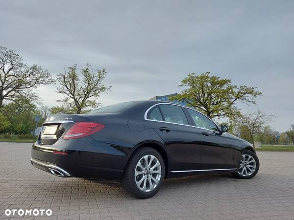 Mercedes-Benz Klasa E 220 d 4-Matic 9G-TRONIC - 18