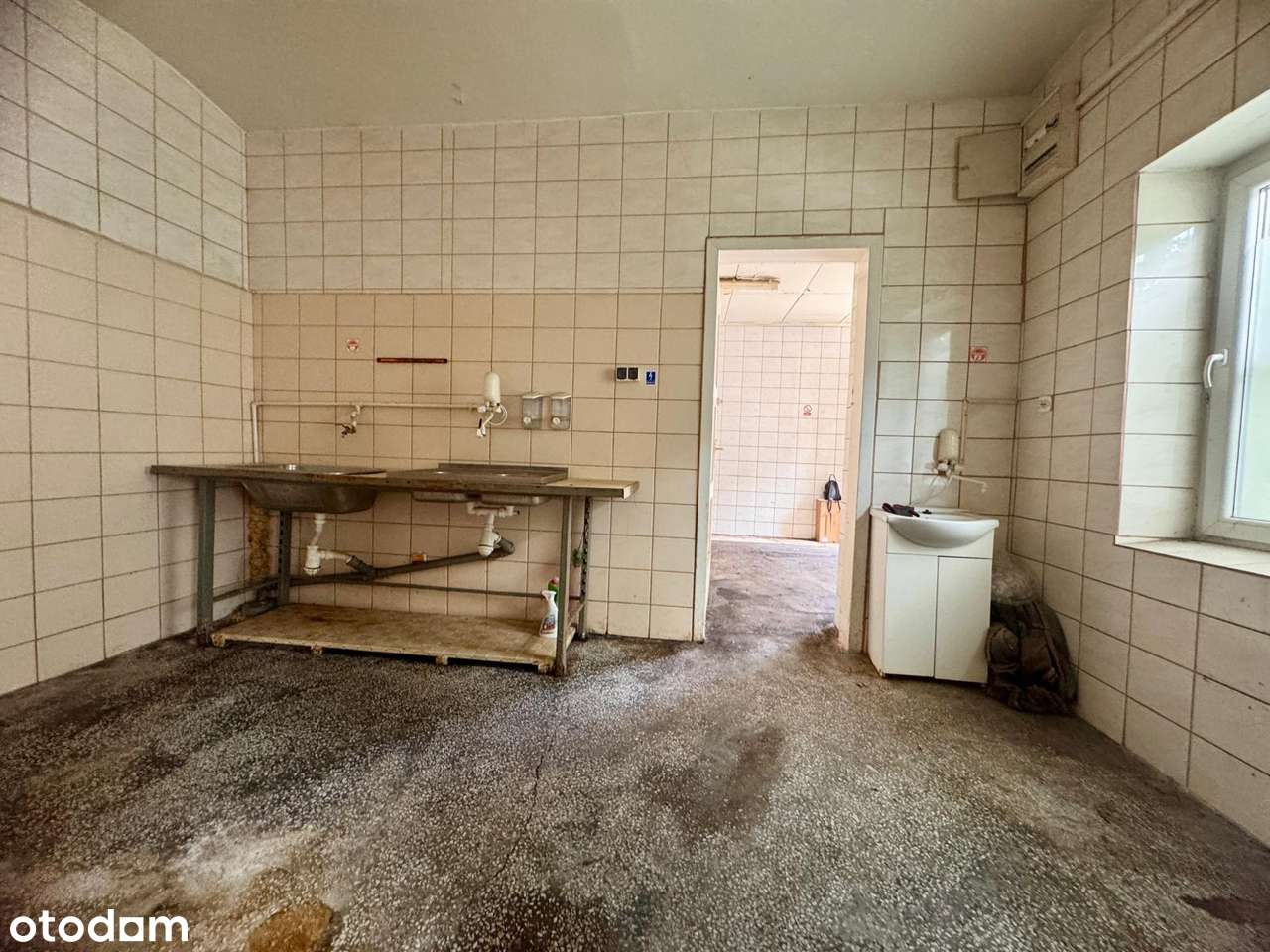 Chrzanów – budynek handlowo-usługowy, ul. 3 Maja-7