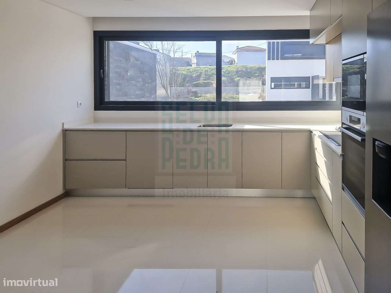 Moradia de 3 frentes V4 Famalicão-10