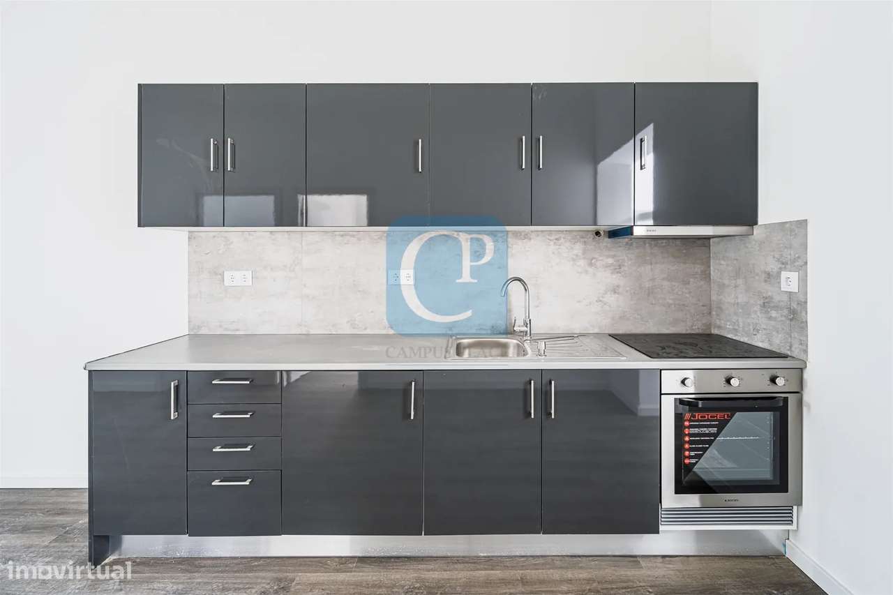 Moradia V2 remodelada em Paranhos, Porto - Grande imagem: 2/18