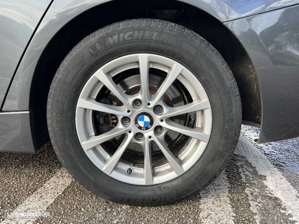 BMW 318 d Touring - 18