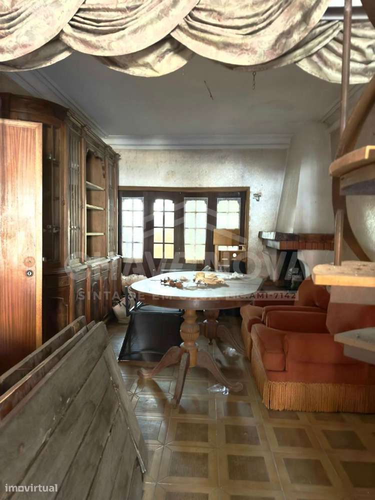 Moradia T4 para remodelar em Francelos, Vila Nova de Gaia-2