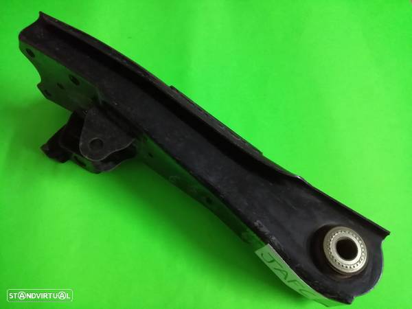 Braço da Suspensão Inferior - Toyota Hiace LH 50 / 51 e Dyna 100 - 2