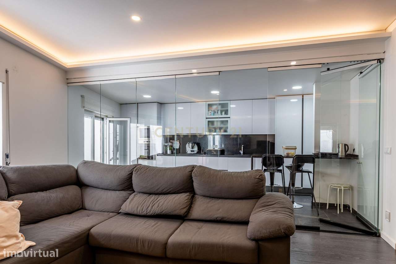 Procura espaço e conforto? Veja este T4 Duplex-7