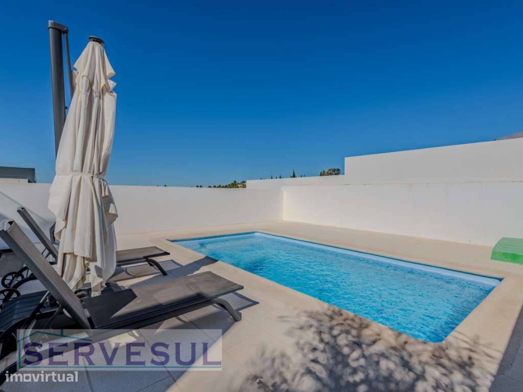Moradia Moderna com Piscina e uma vista magnifica para o Campo de G...-41