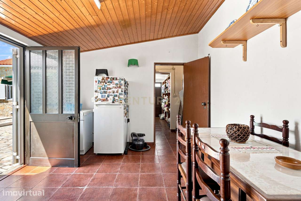 MORADIA TÉRREA T2+2 COM GARAGEM E PISCINA AQUECIDA, NA SILVEIRA, A 5 M-36