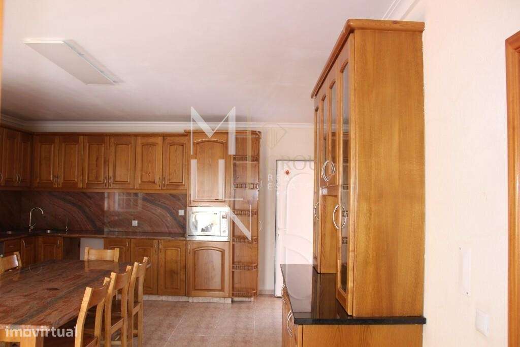 Moradia T4 com garagem-6