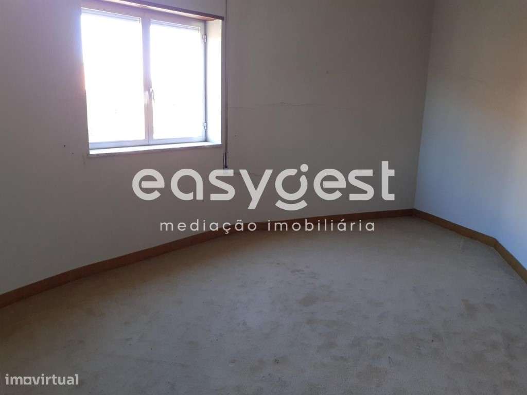 Moradia T5 com 4 pisos, Garagem localizado próximo de Seia - Grande imagem: 4/14