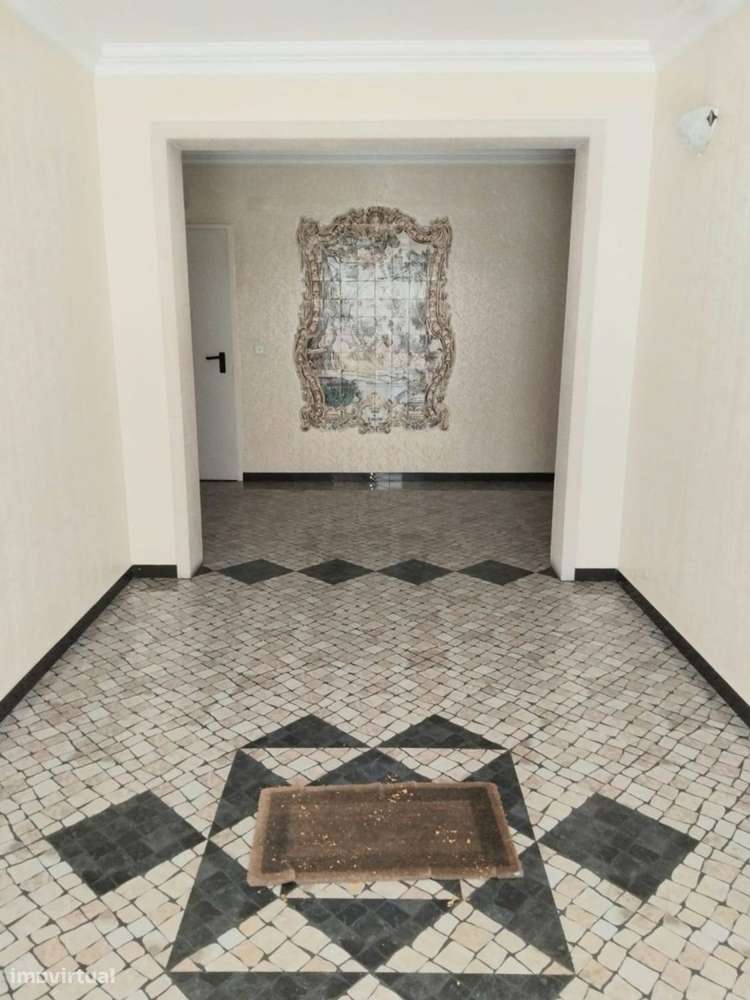 Maravilhoso T2 situado no Bairro Salgado (zona histórica) - Grande imagem: 4/21