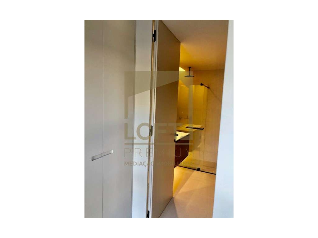 Apartamento T3 de Luxo c/ Vista Castelo e Parque da Cidade em Guima...-8