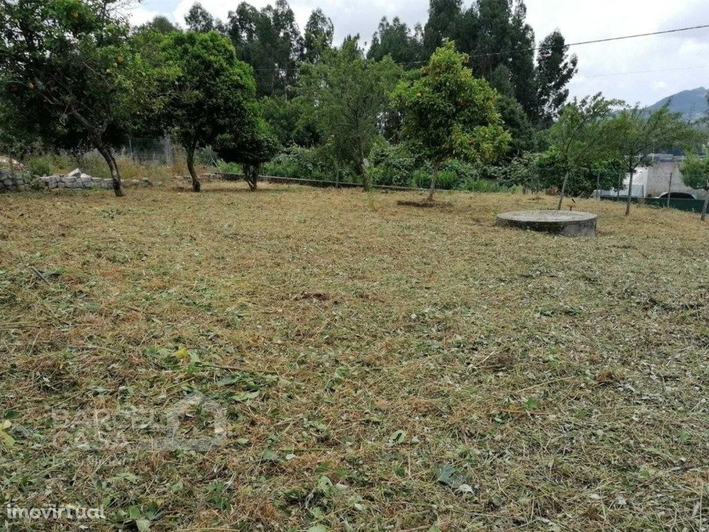 Terreno de construção em Adães - Barcelos