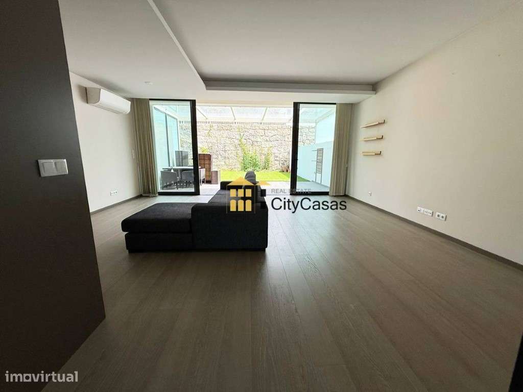 Moradia com 3 Suítes | Junto à Praia de Canidelo - Grande imagem: 5/24