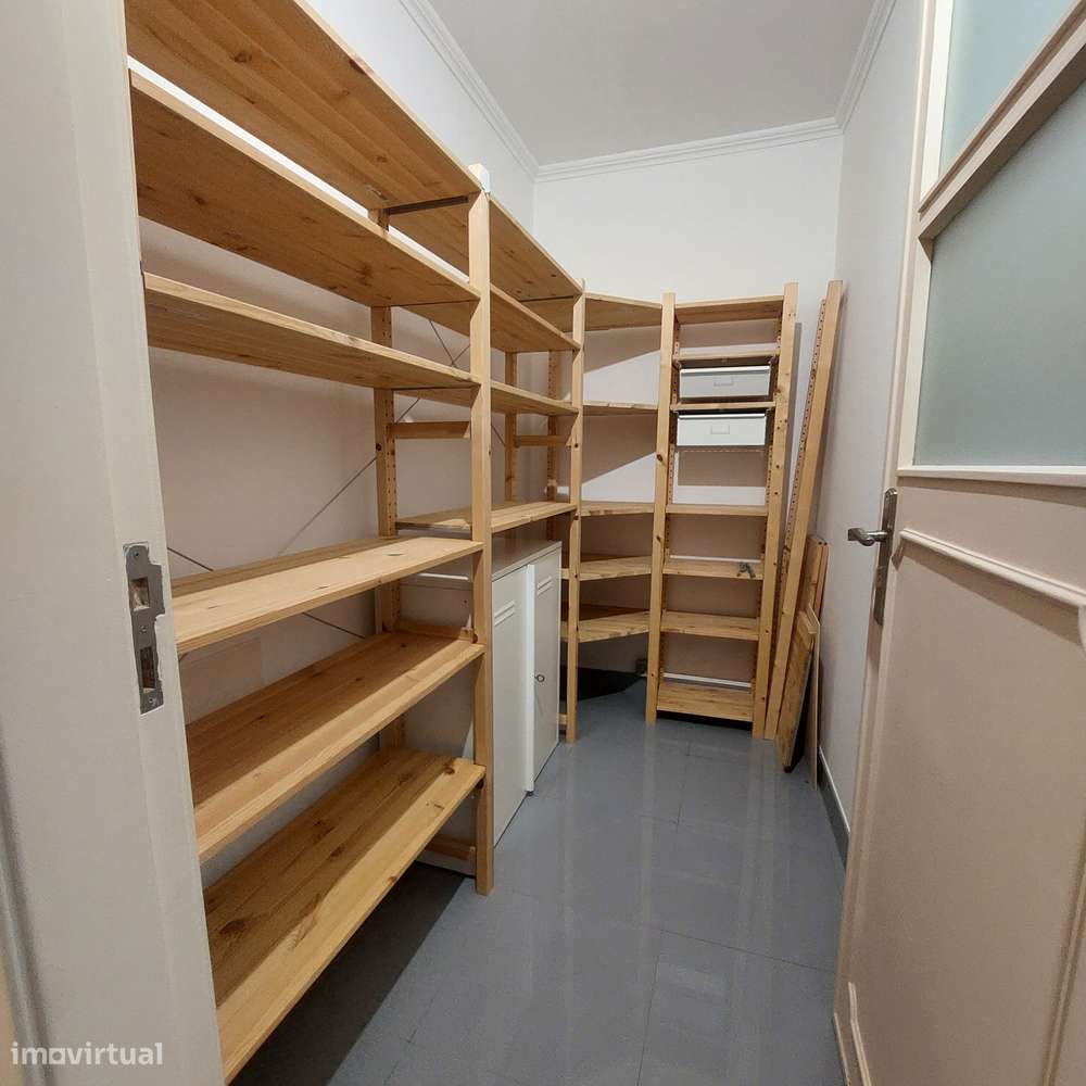 Apartamento T4 com 3 casas de banho e garagem-8