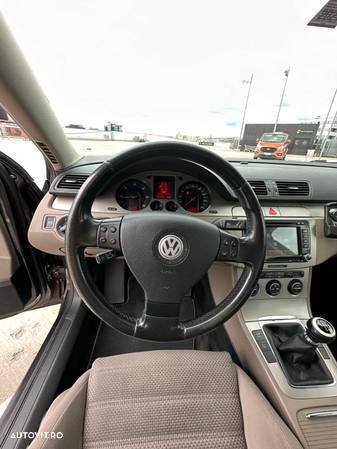 Volkswagen Passat Variant 2.0 TDI Sportline - 13