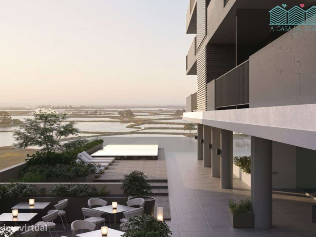 Apartamento T3 com Lugares de Garagem no Cais de São Roque-8