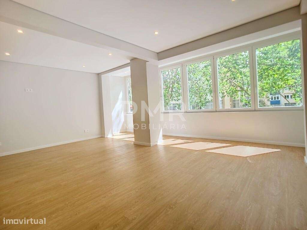 Apartamento T3 totalmente remodelado, para venda  no Lumiar.-19