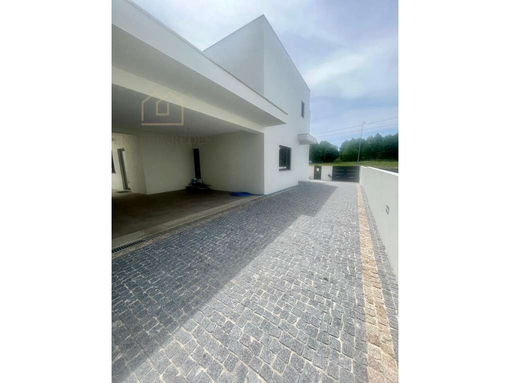 Moradia T3+1 NOVA para comprar, Santa Maria da Feira - Aveiro-18