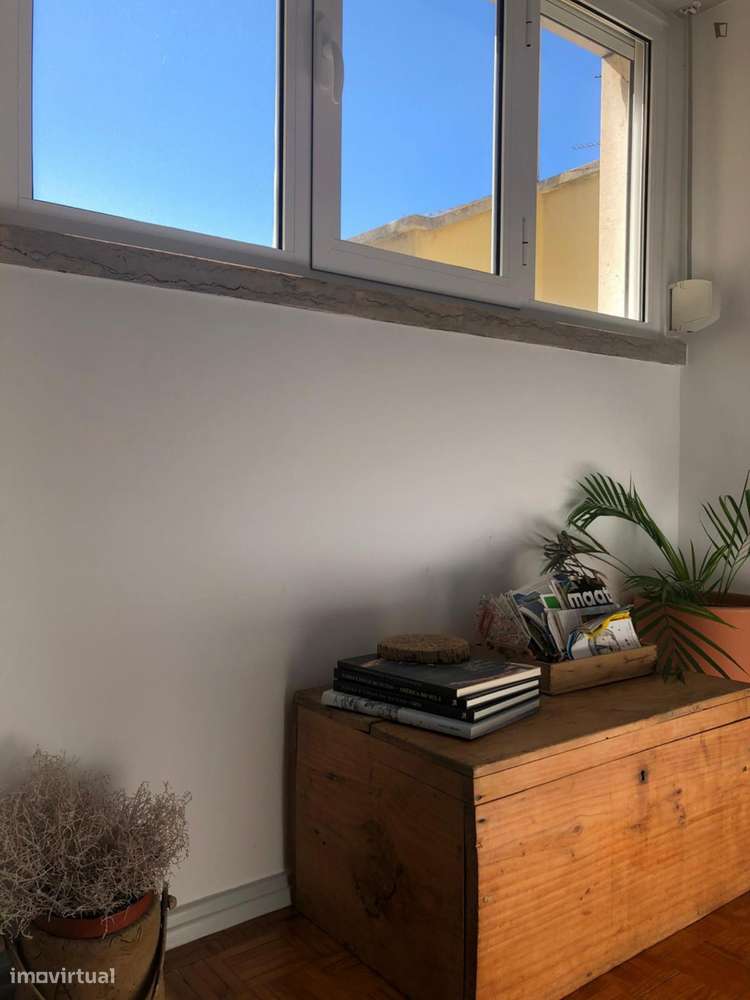 Quarto - localizado em Anjos Lisbon - Grande imagem: 2/10