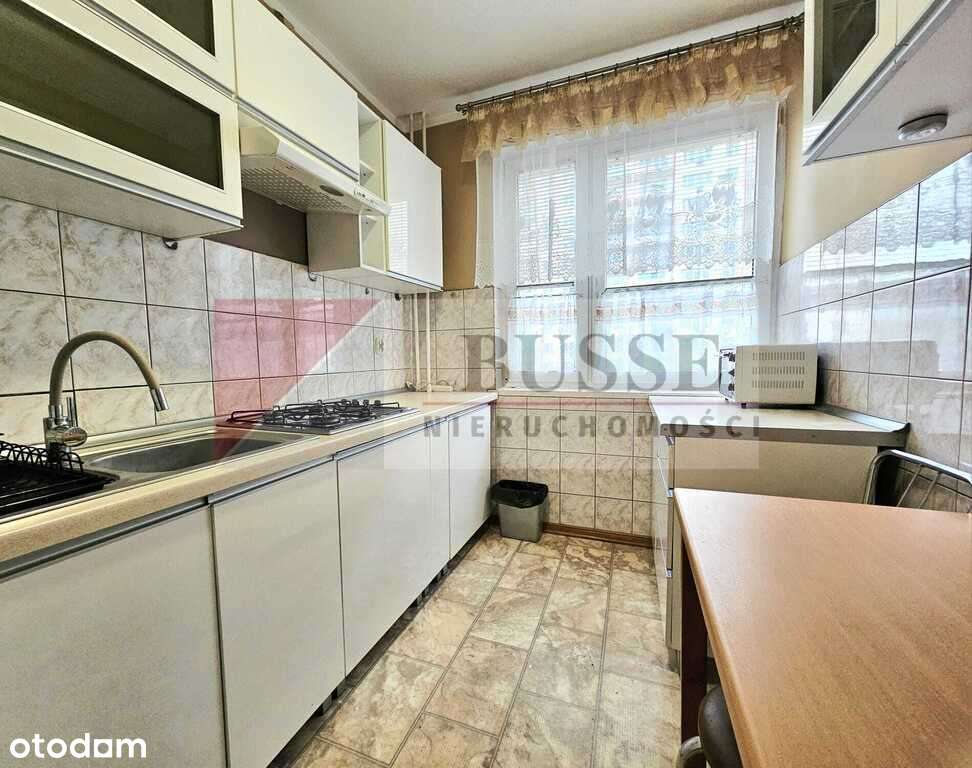 4 pok. na os. Zawadzkiego-Klonowica w niskim bloku-10