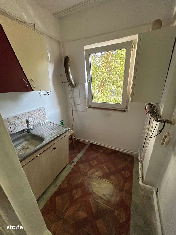 De vanzare garsoniera etajul 1 Pret 28.500 e - Imagine principală: 2/7