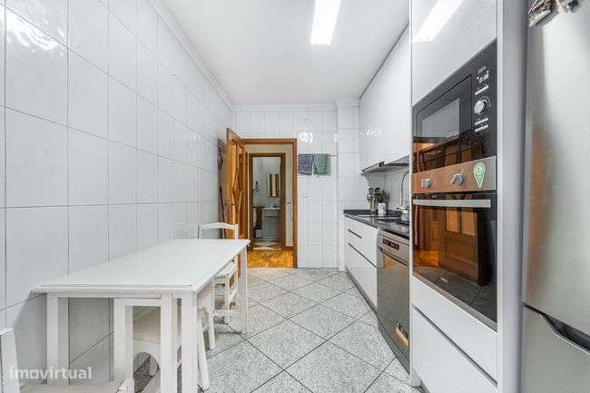 APARTAMENTO COM TERRAÇO GUIMARAES CENTRO - Grande imagem: 4/13
