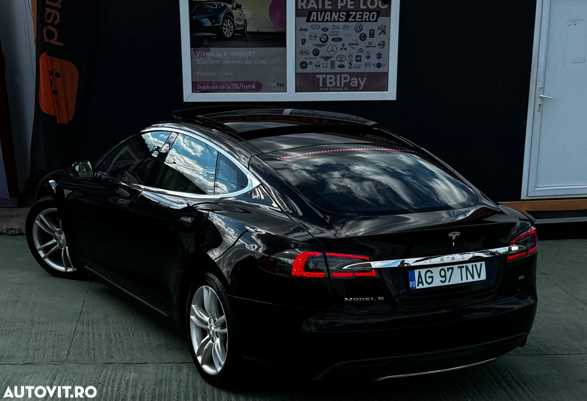 Tesla Model S 85 - 23