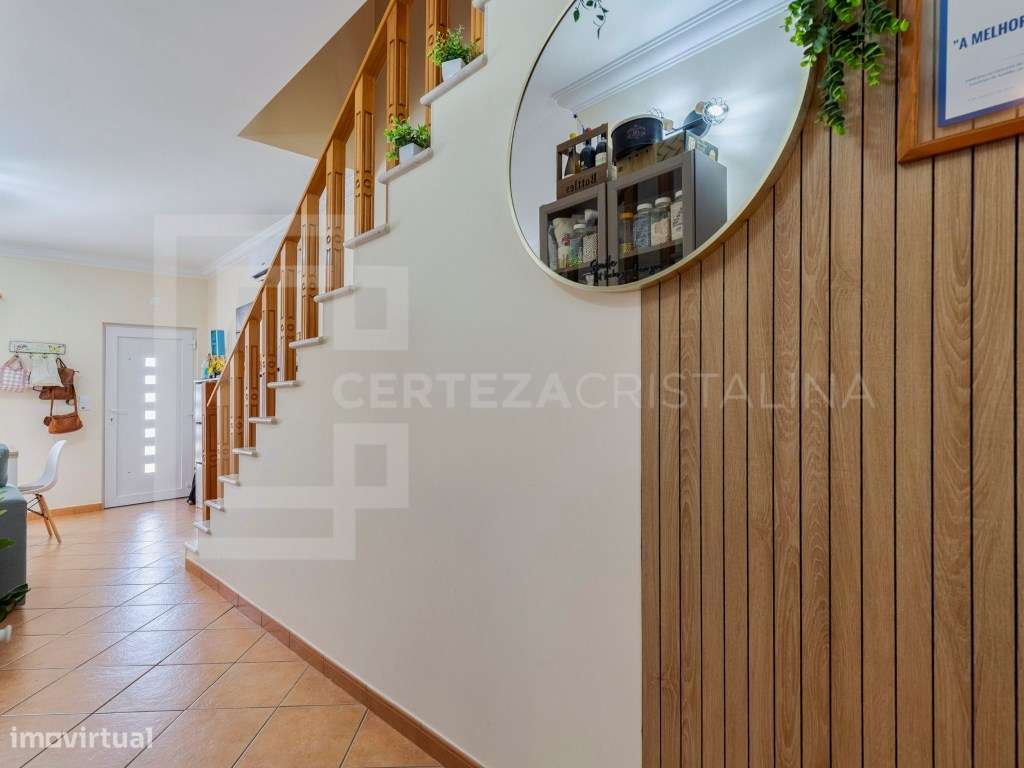 Moradia T3 com Logradouro e Sótão | Quinta do Conde-7