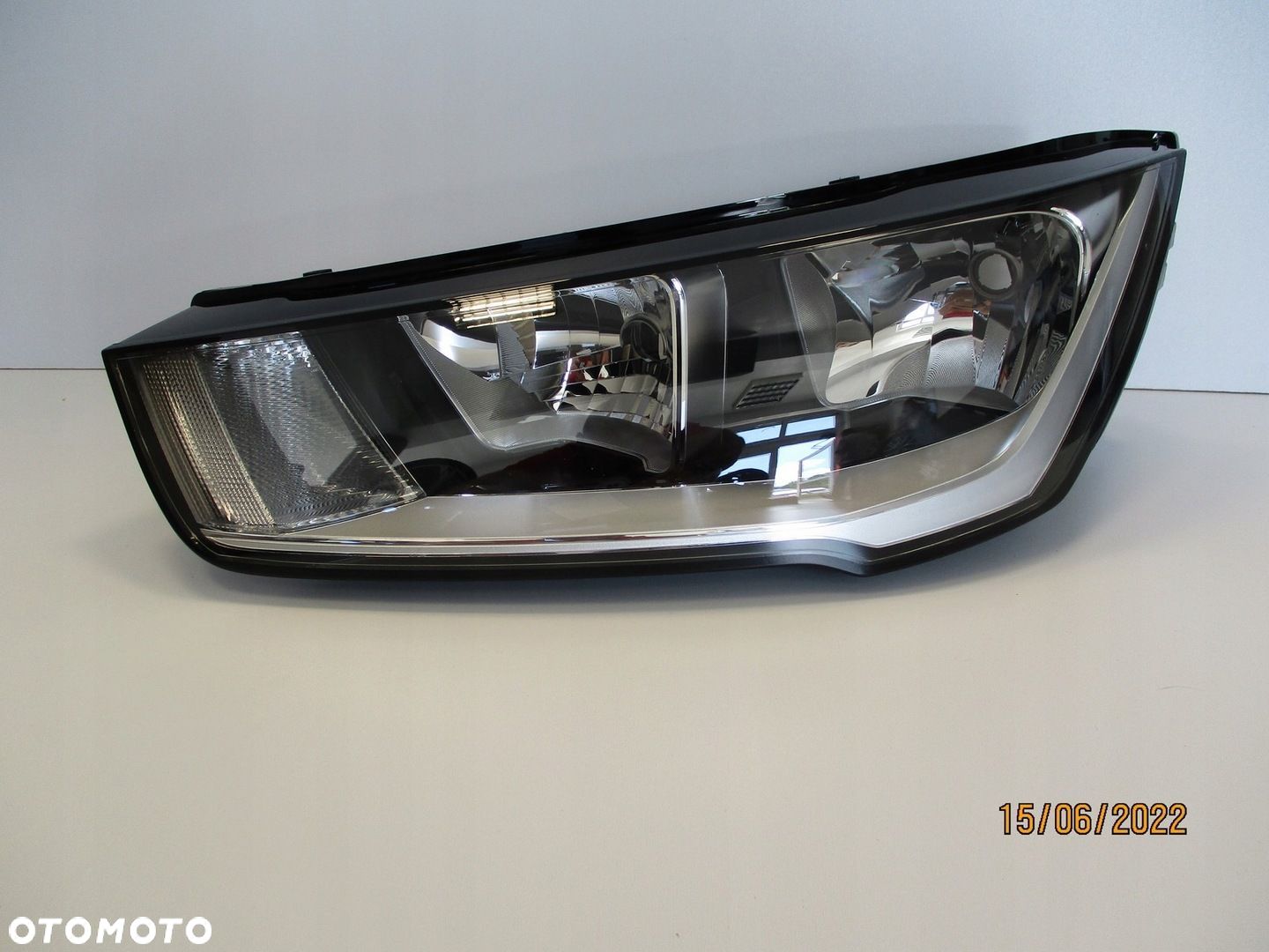 Lampa PRAWA AUDI A1 LIFT 8XA941003A - 1