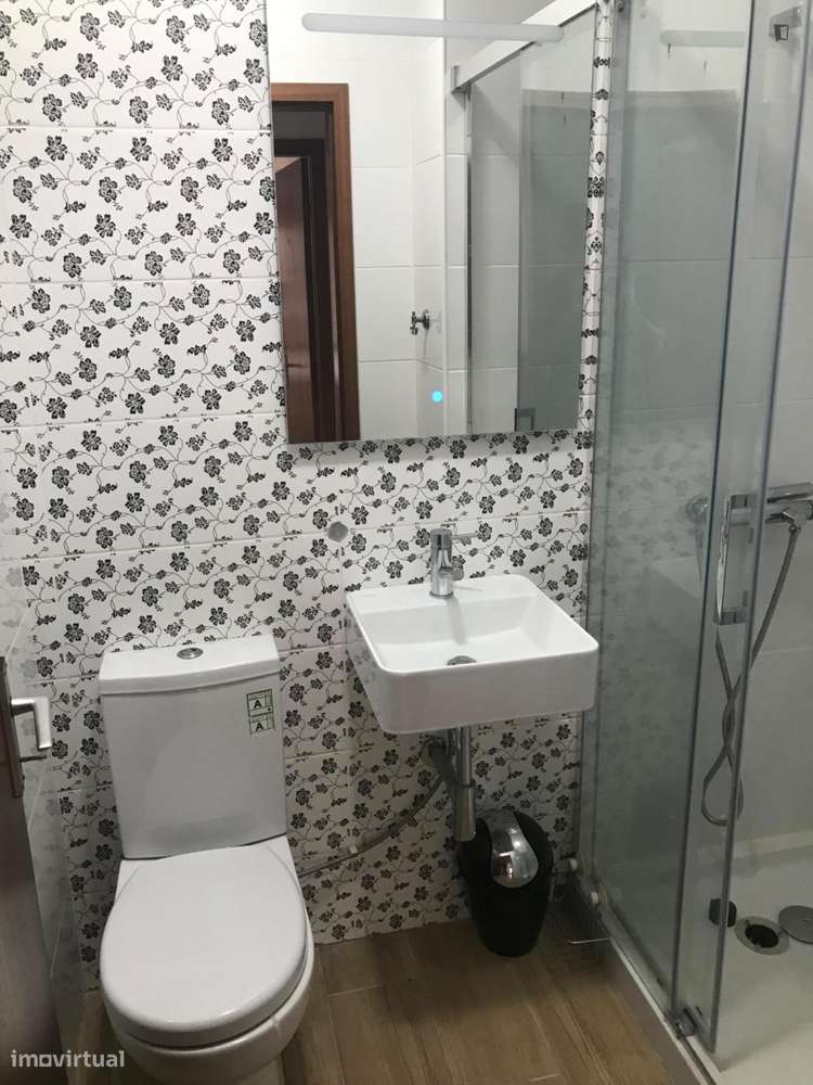 Quarto - localizado em Olivais Coimbra - Grande imagem: 5/5