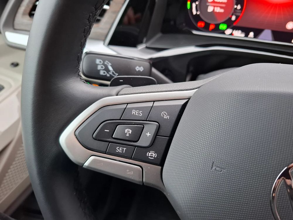 Salon PL Gwarancja fabryczna PHEV 218KM Panorama DCC Sam parkuje L2