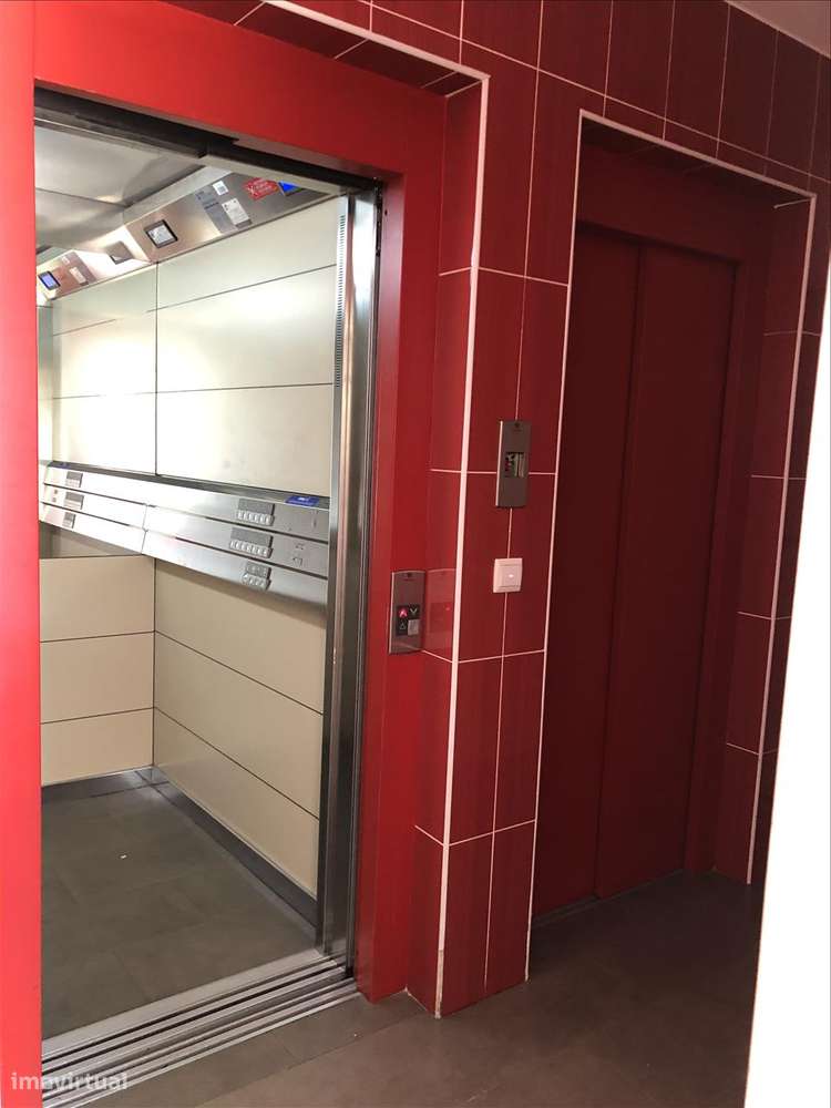 Apartamento em Covilhã, Santa Maria - Grande imagem: 2/15