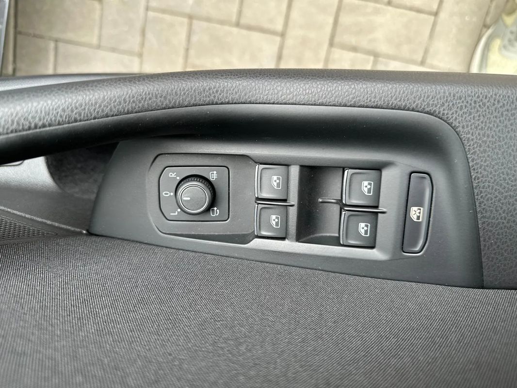 Volkswagen Passat 1.4 TSI Plug-In-Hybrid DSG GTE - 29