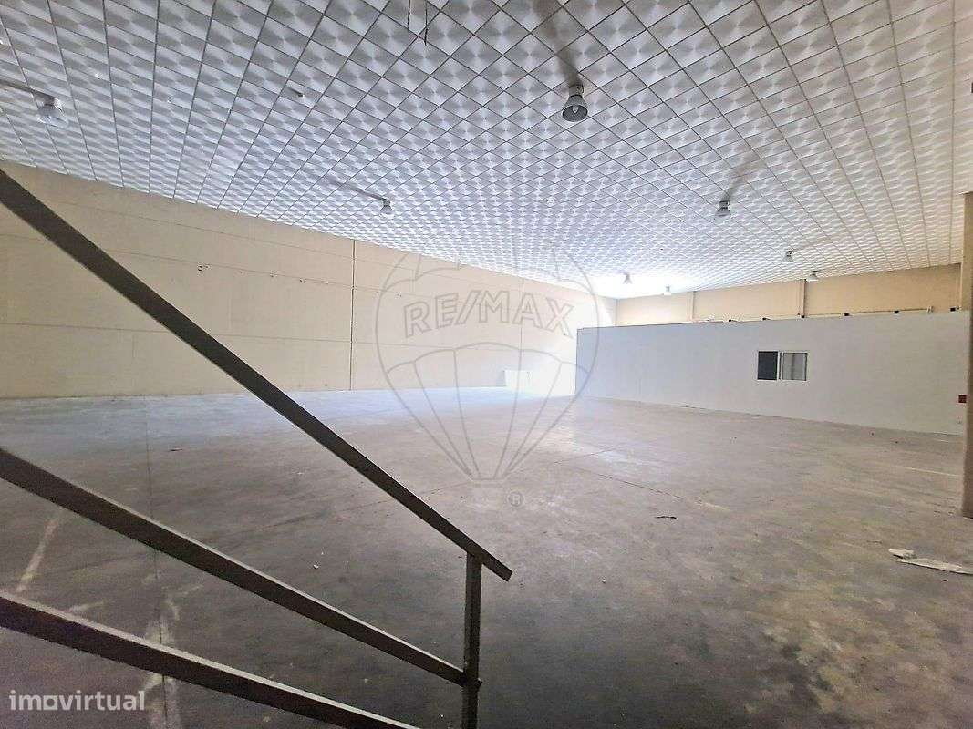 Armazém T3 para venda-28