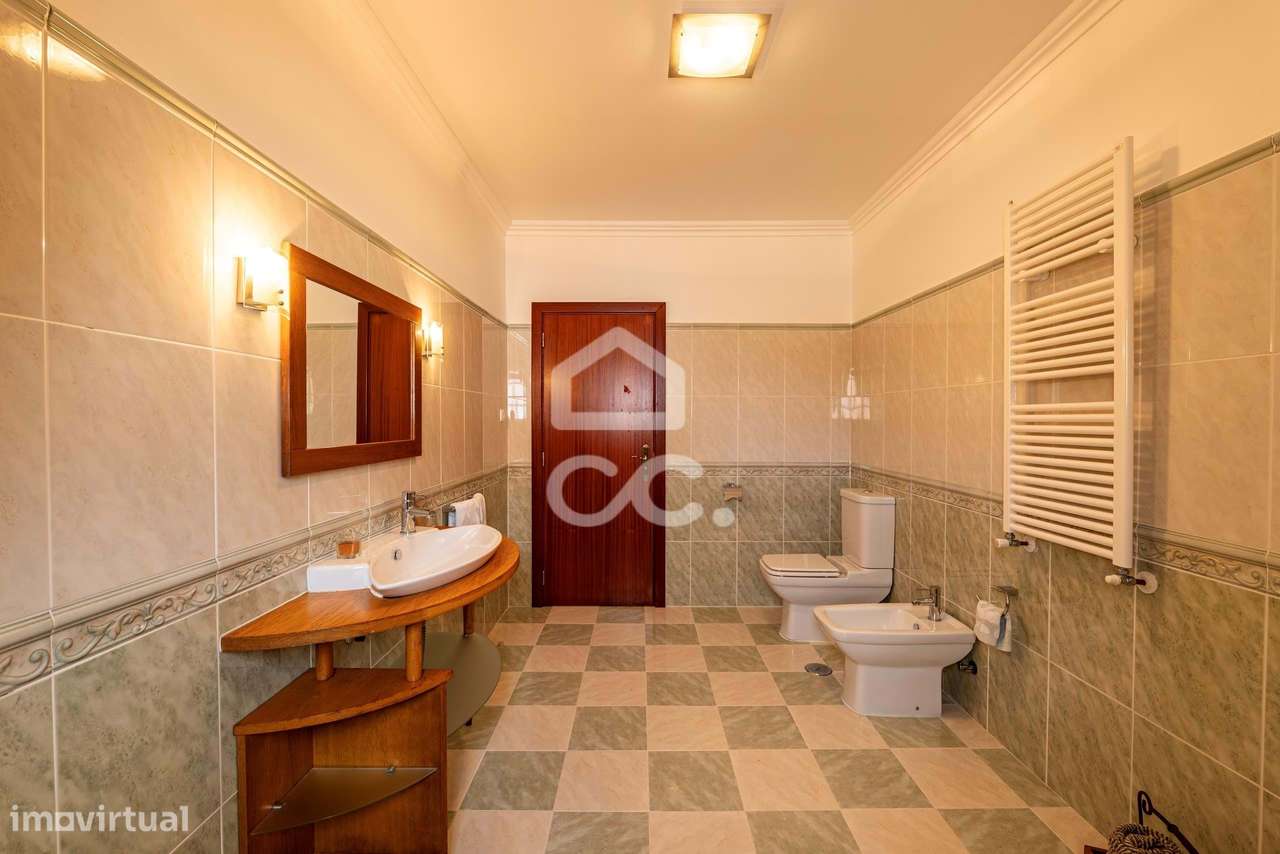 Moradia T4+3 de Prestígio em Vila Nova – Cadaval-32