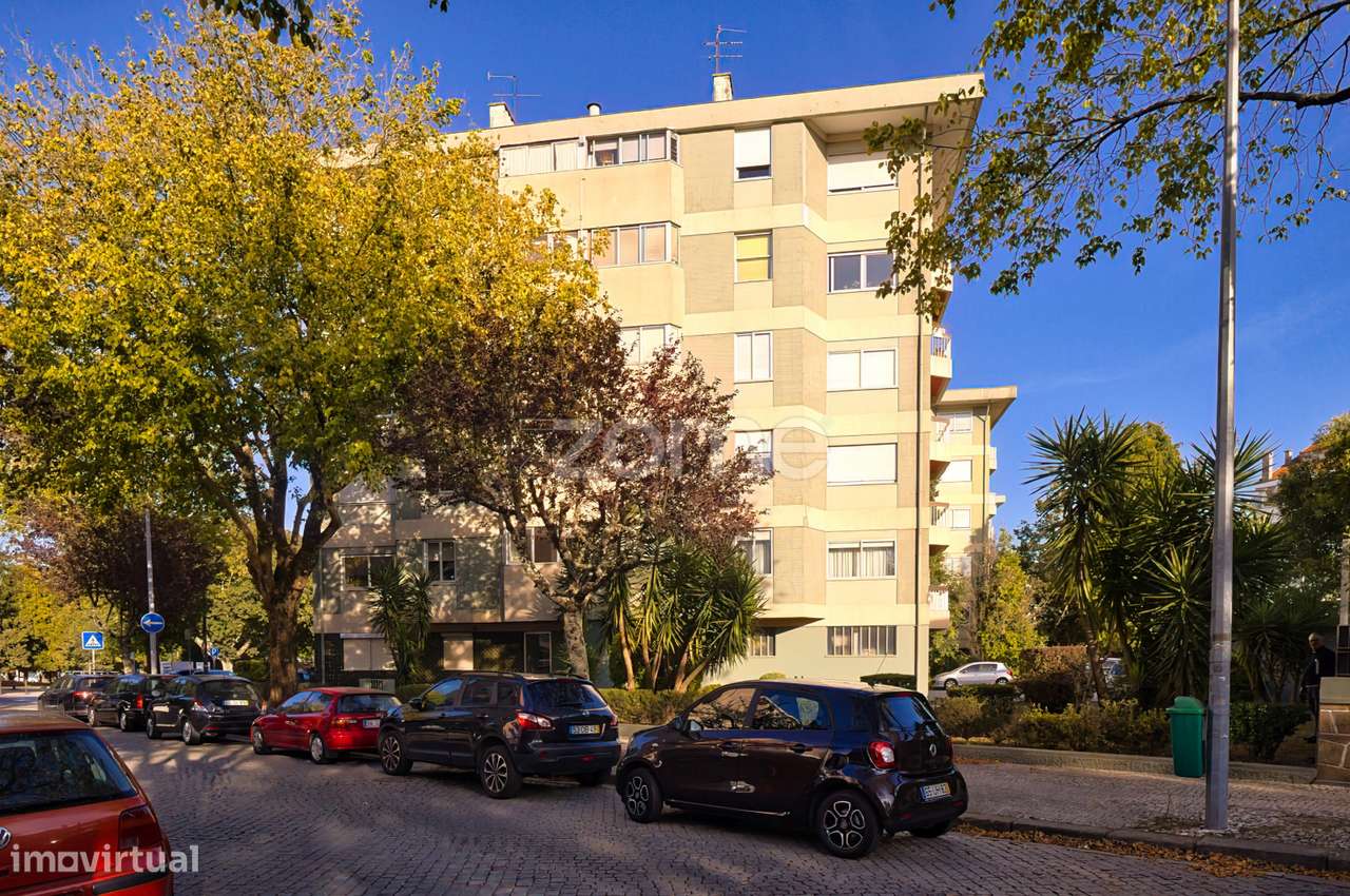 Apartamento T3 com garagem na Praça Dr.Francisco Sá Carneiro, Porto - Grande imagem: 4/34