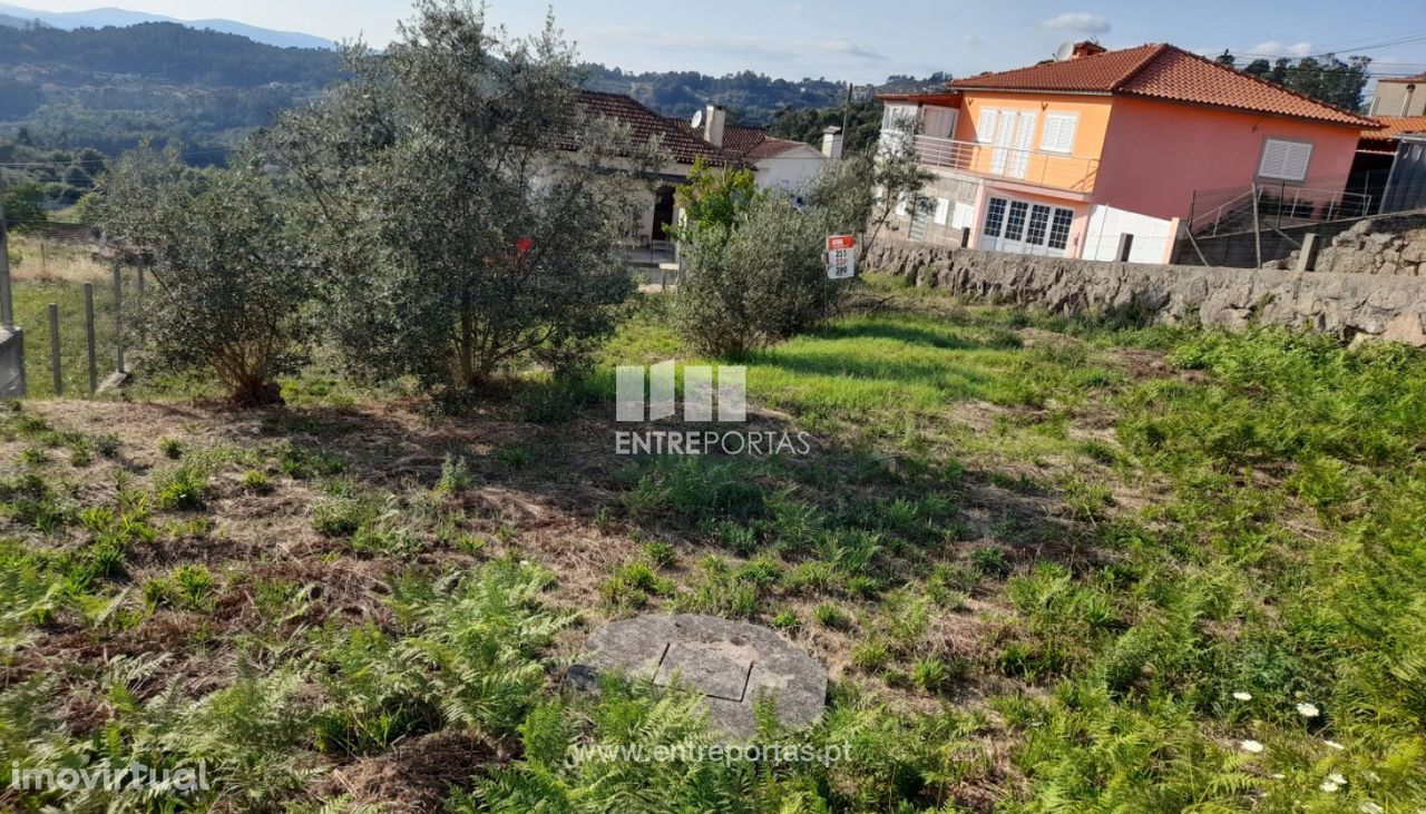 Venda Lote de Terreno com possibilidade de construção de 1 Moradia,