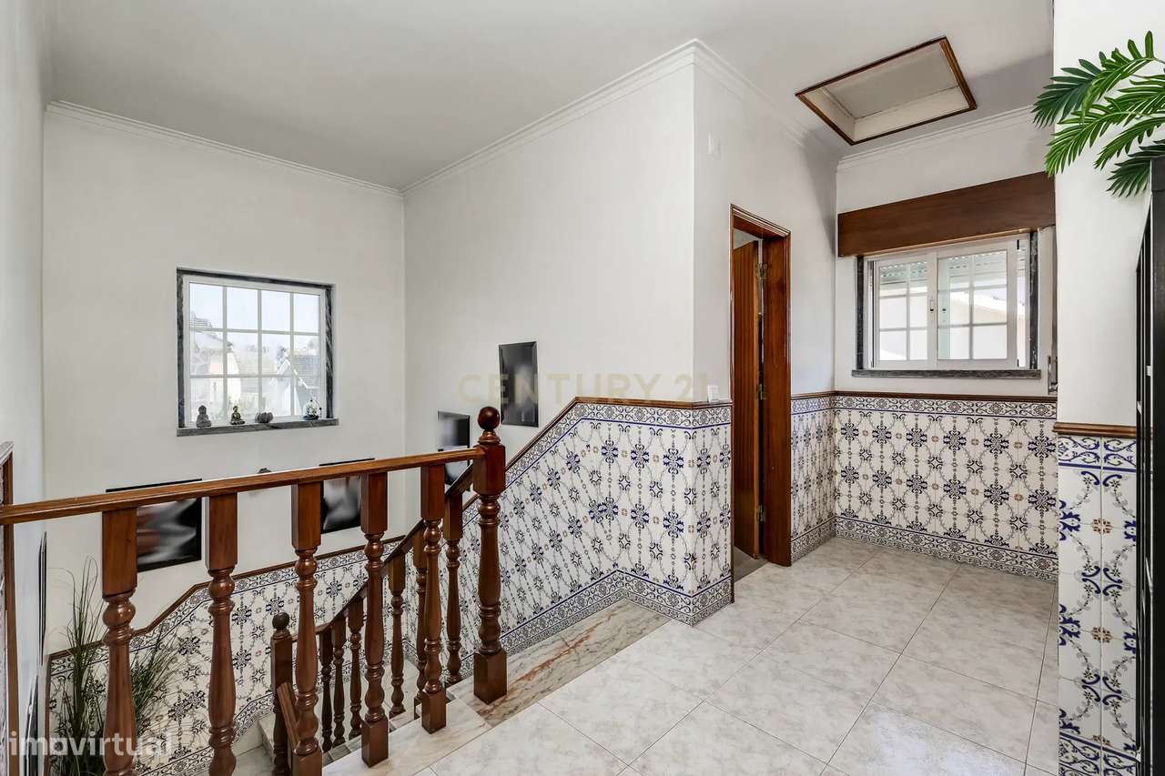 Excelente Moradia T3+1 em Vale de Milhaços, Seixal-23