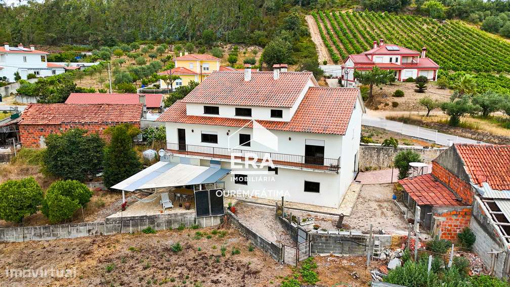 Moradia T5 no Olival, Ourém-58