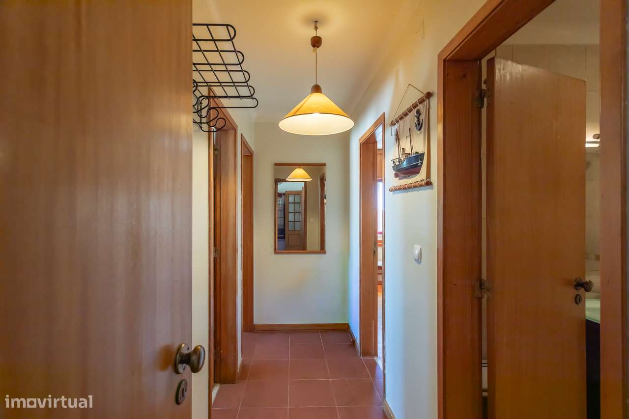 T3 em bom estado de conservação no Algueirão-19