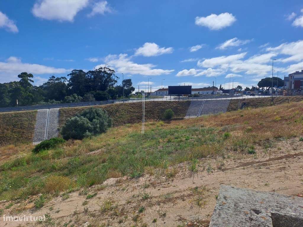 Terreno com 4197m2, com PIP para Residencial Sénior - Lazarim - Grande imagem: 1/5